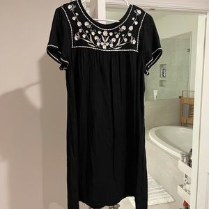 Old Navy Black Sundress Embroidered L